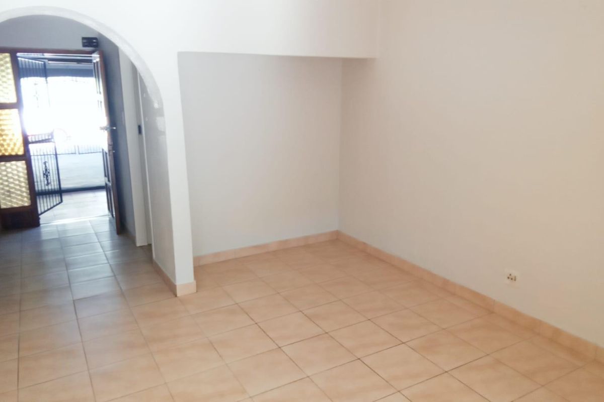 Spacious, Secure & Family-Friendly Townhouse in the Heart of Fairlands – R1 350 000 - Photo 4