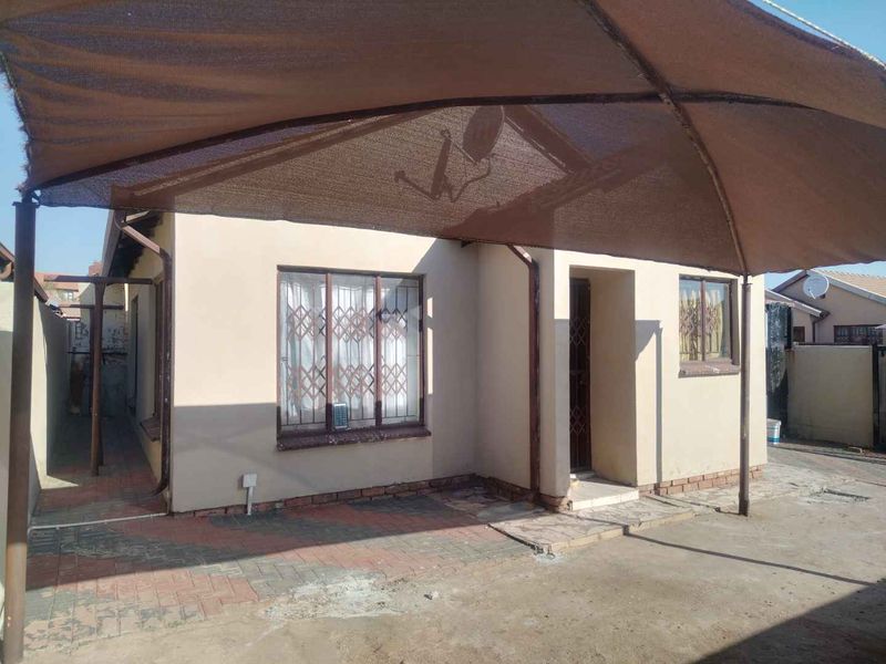 2 bedrooms house for sale in Soshanguve VV - Photo 9