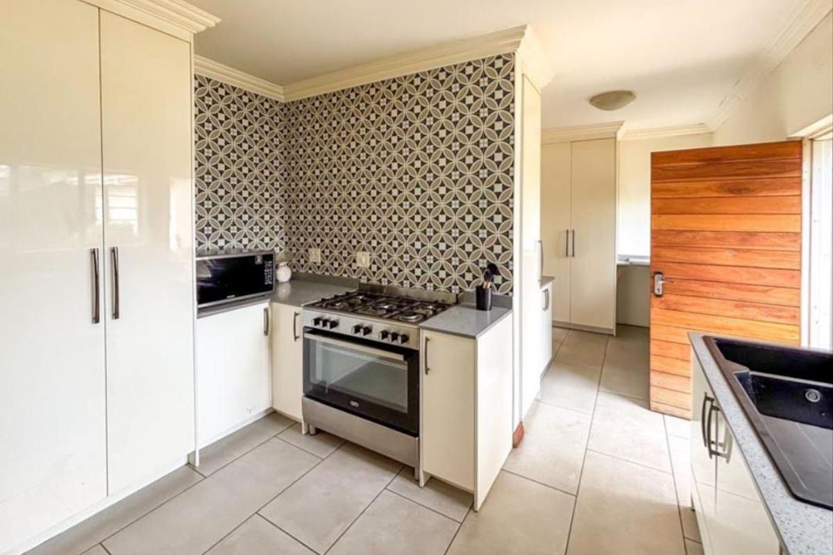 4 Bedroom House for Sale - Photo 5