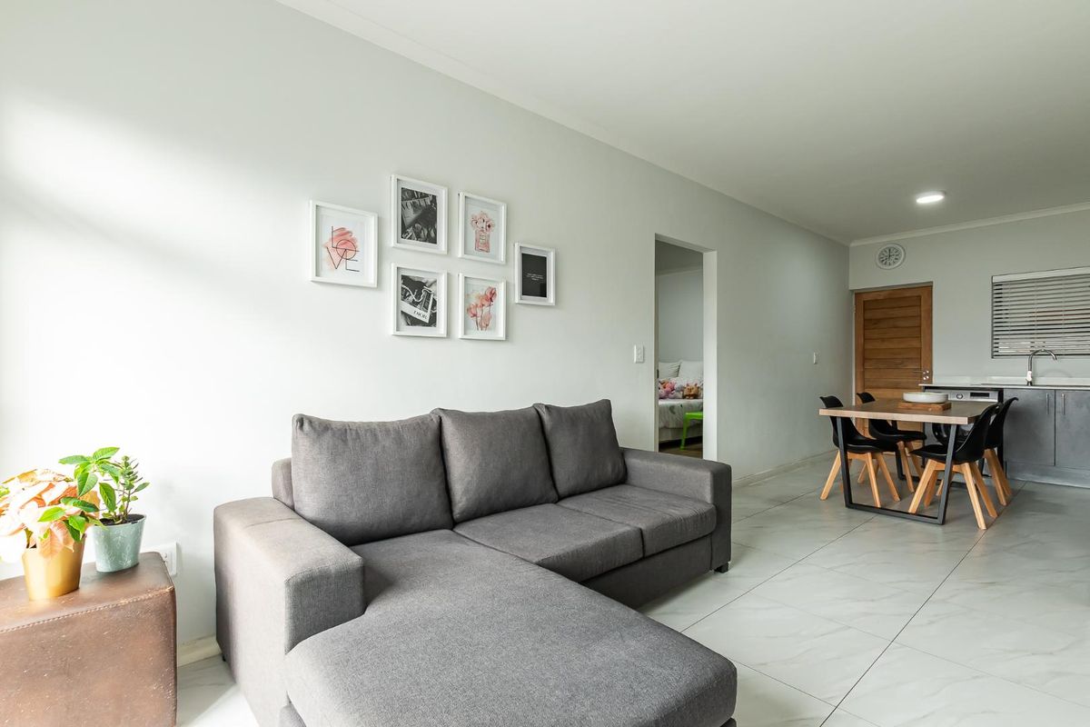 Modern 2 bedroom Apartment. - Photo 3