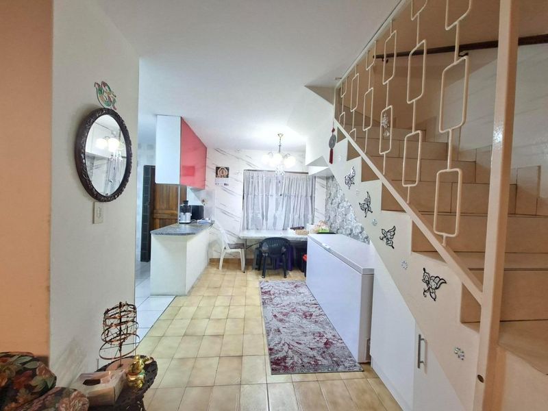Welcome to your dream home nestled in the heart of Reservoir Hills, Durban. - Photo 4