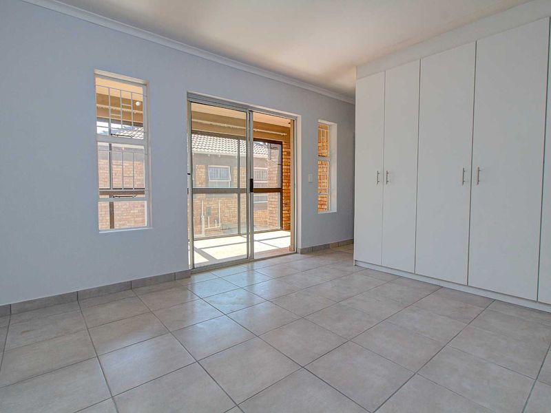 Newly Updated Home with Ensuite & Patio! - Photo 9