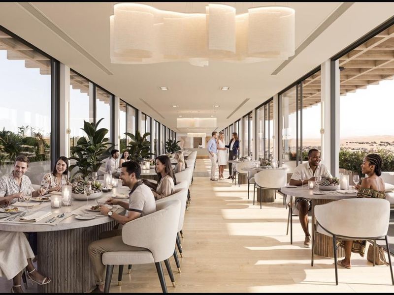 Stunning Modern Suites with Rooftop Dining & Pool Access - Photo 4