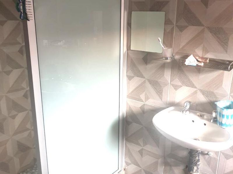 Opportunity Awaits: Spacious 3-Bedroom Home with Private 1-Bedroom Flatlet in Secure Dewald Hattingh Park, Benoni - Photo 7