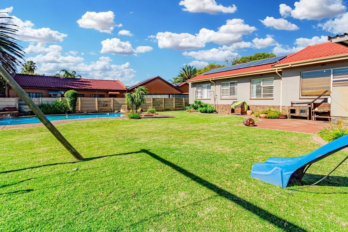 House For Sale in Randhart, Alberton - Photo 2