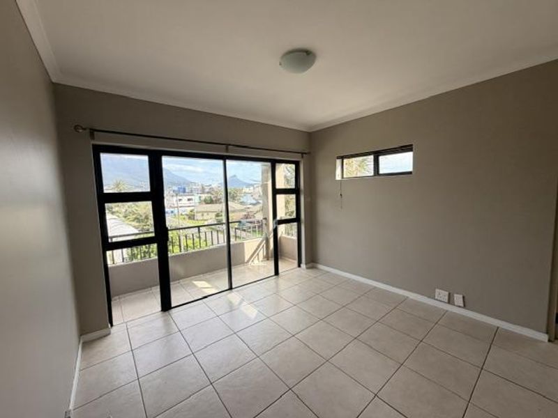 2 Beds unfurnished apartment with parking & balcony, close to Riverlands - Photo 2
