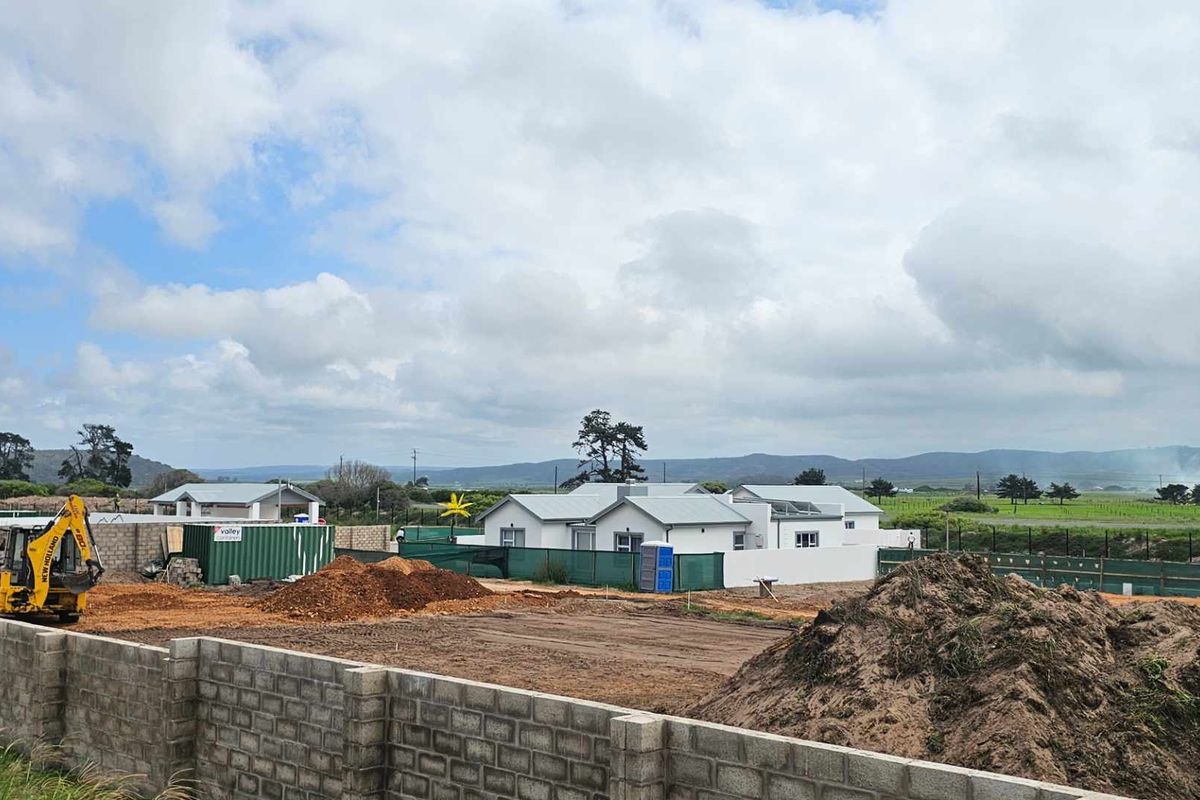 Klipheuwel Estate - Fraai Uitsig (plot and plan) includes VAT - No transfer duty. - Photo 4