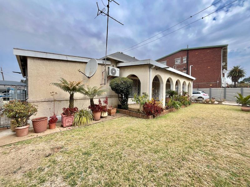 Germiston South Treasure: Classic Charm Meets Modern Living - Photo 6