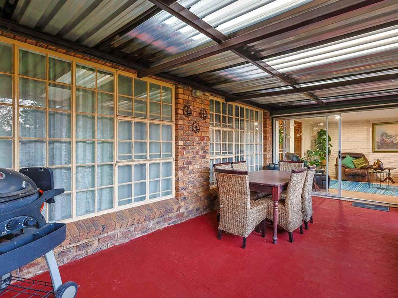 Versatile Family Haven with Flatlet & Business Rights - Photo 9