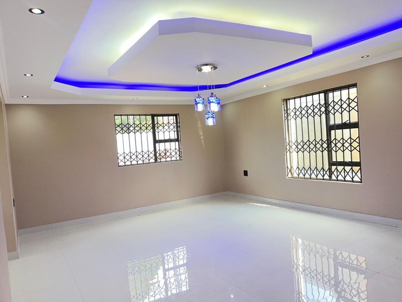2 Bedroom House to Rent in Edleen Kempton park - Photo 4
