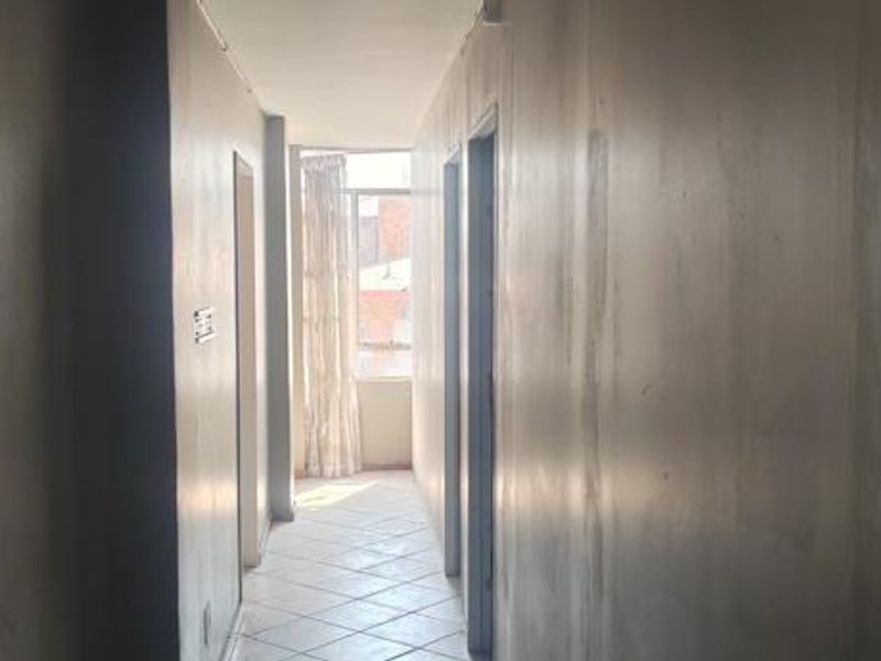 Unlock Potential in This Spacious 3-Bedroom Apartment - Photo 4