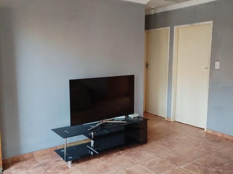 Spacious 2 Bedroom House for Rent in Gem 1 - Photo 6