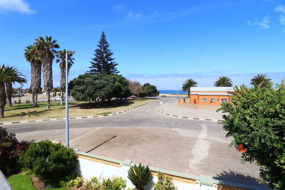 Unique Sea View House with Flats for Sale, Swakopmund - Photo 2