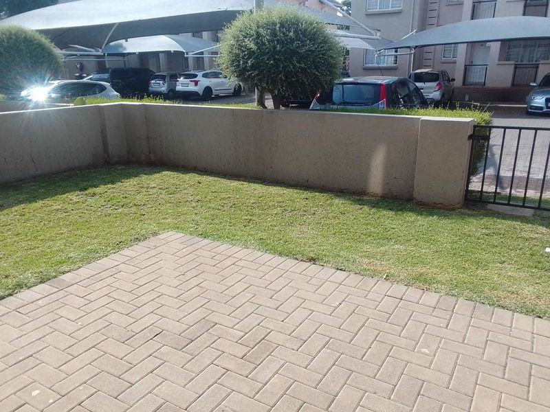 Groundfloor 1 Bedroom Apartment Flat For Sale in Boksburg Klippoortjie. - Photo 9