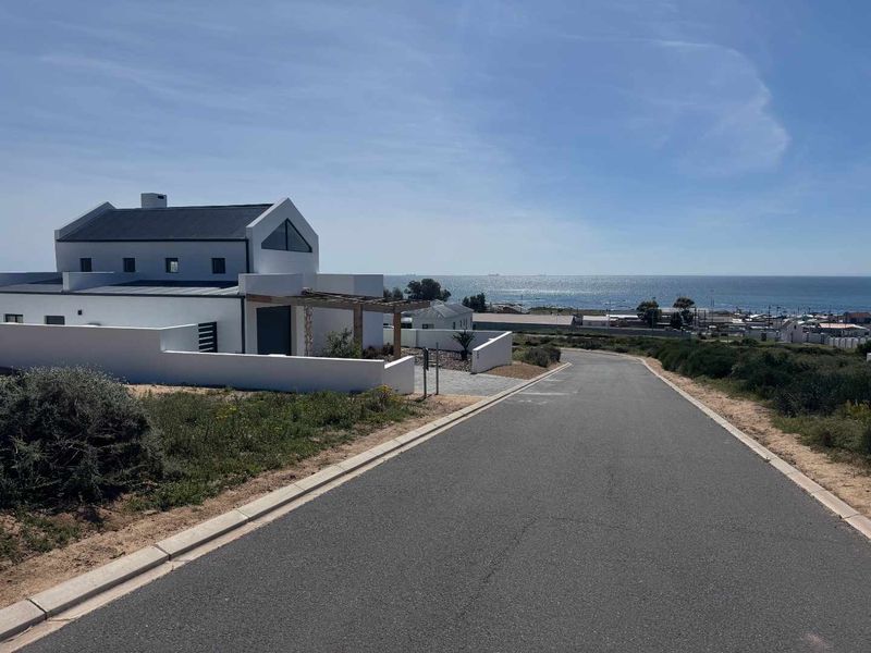 Stylish 3-Bedroom Coastal Home for Sale in St Helena Views Estate, St Helena Bay - Photo 1