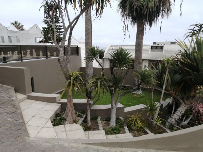 Connoisseurs Mansion with Seaview - Photo 2