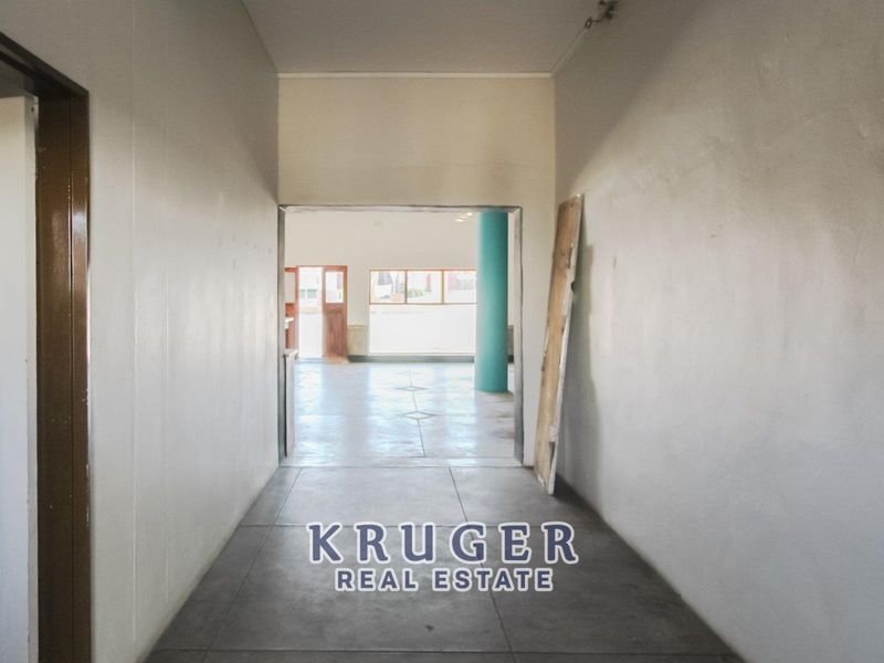 Business property available in the heart of Outjo - Photo 6