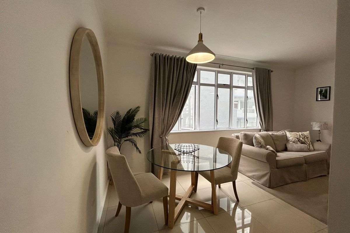 Modern 1-Bedroom Apartment To Rent – Three Anchor Bay - Photo 2