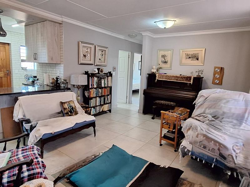 Charming 2 Bedroom unit in Dana-Rust Estate - Photo 9