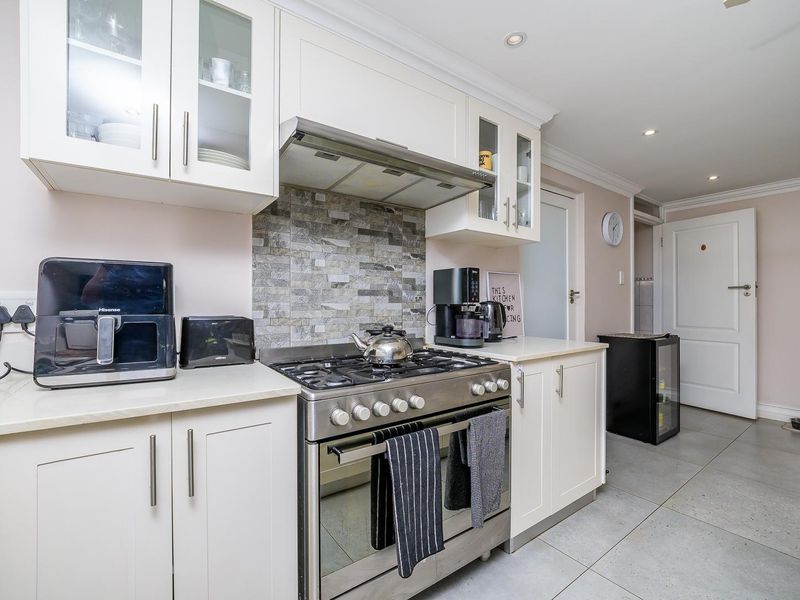 Hendra Estates - Gorgeous, Pet-Friendly Townhouse For Sale In Prime Umhlanga Walking Distance To The Beach!! - Photo 8
