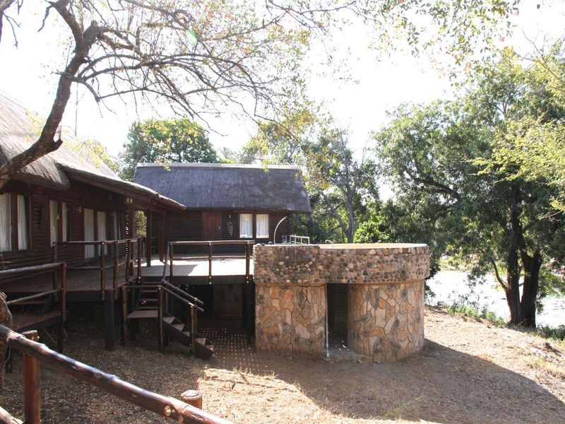 Prime location overlooking the Olifant’s River. - Photo 7