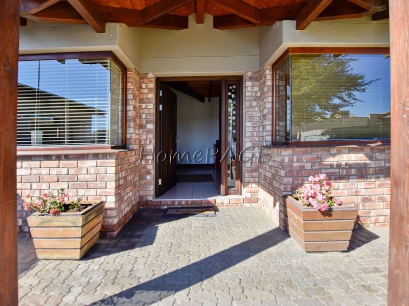 Ext 9, Swakopmund:  BEAUTIFUL 3 Bedr Home is for Sale - Photo 2