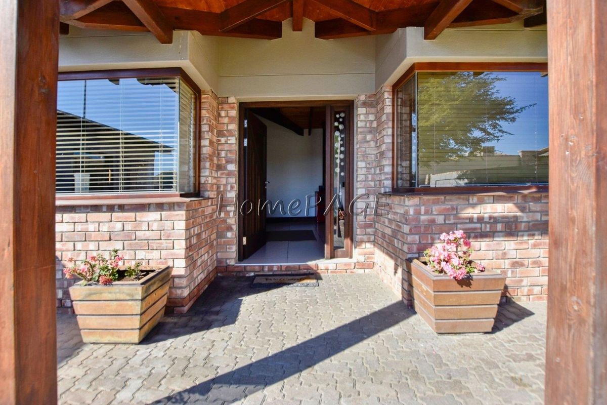 Ext 9, Swakopmund:  BEAUTIFUL 3 Bedr Home is for Sale - Photo 2