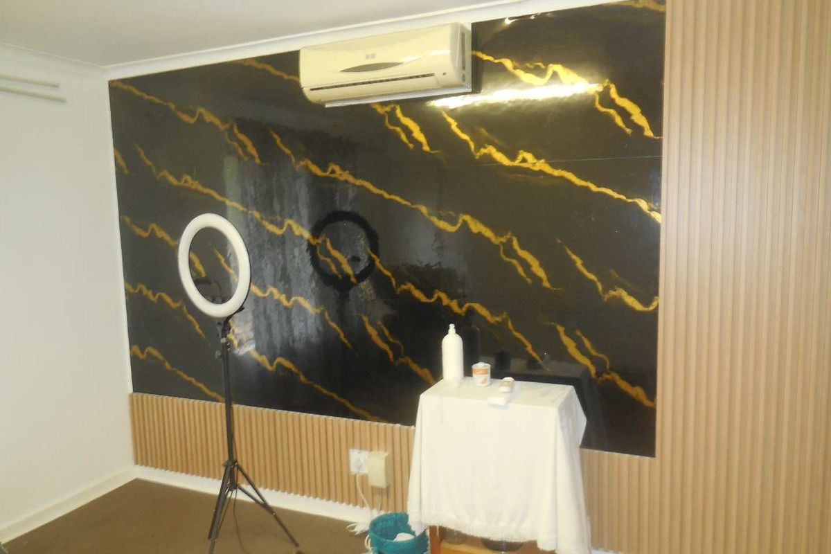 PRIME OFFICE SPACE IN JACQUELINE DRIVE. - Photo 3