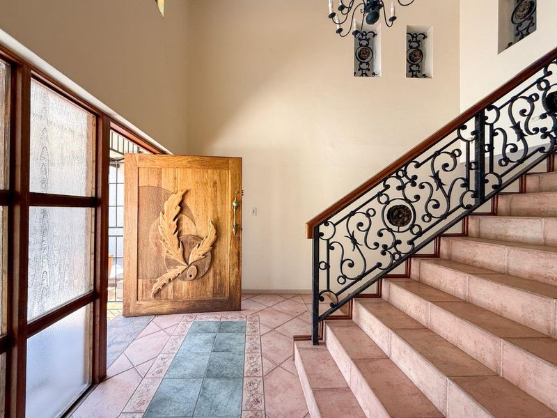 Elevate Legacy: Tuscan Majesty in Waterkloof's Secure Sanctuary. - Photo 9