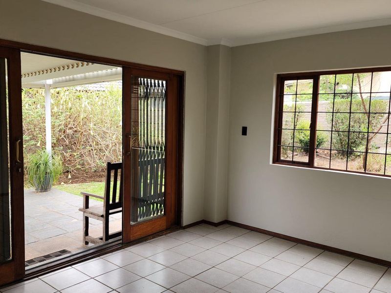 Pet Friendly 2 Bedroom House with lovely garden - Photo 9