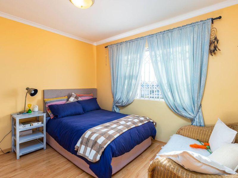 Stylish 4-Bedroom Family Home with Modern Finishes in Prime Kensington - Photo 9