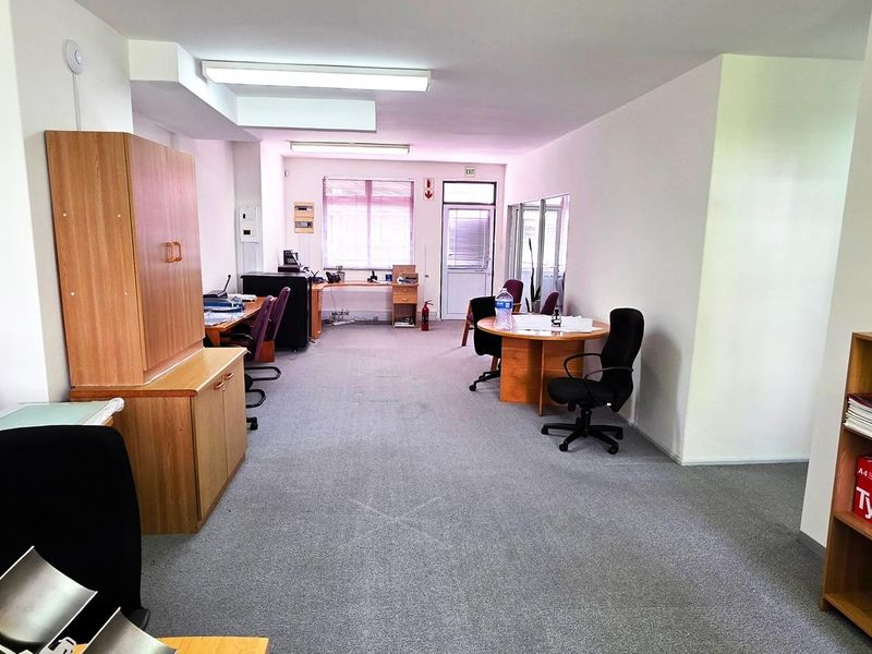 Spacious First Floor Office in Westlake - Photo 10