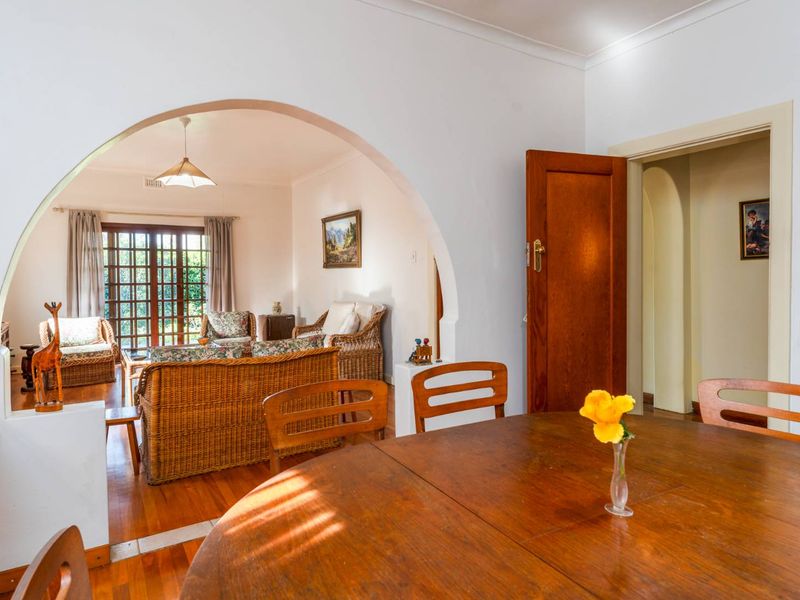 Charming Family Home Nestled Among Oak Trees in the Heart of Plumstead - Photo 6