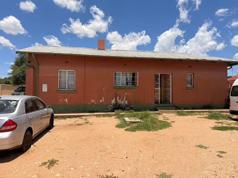 4 House for sale in Windhoek North with 3 Rooms outside - Photo 3