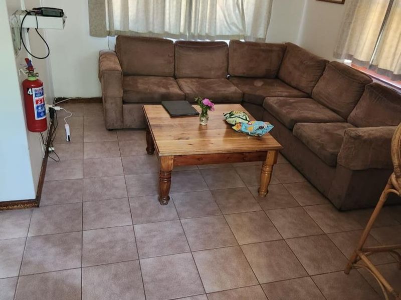 3 Bedroom Double -Storey House For Sale in Montagu Springs Resort - Photo 9