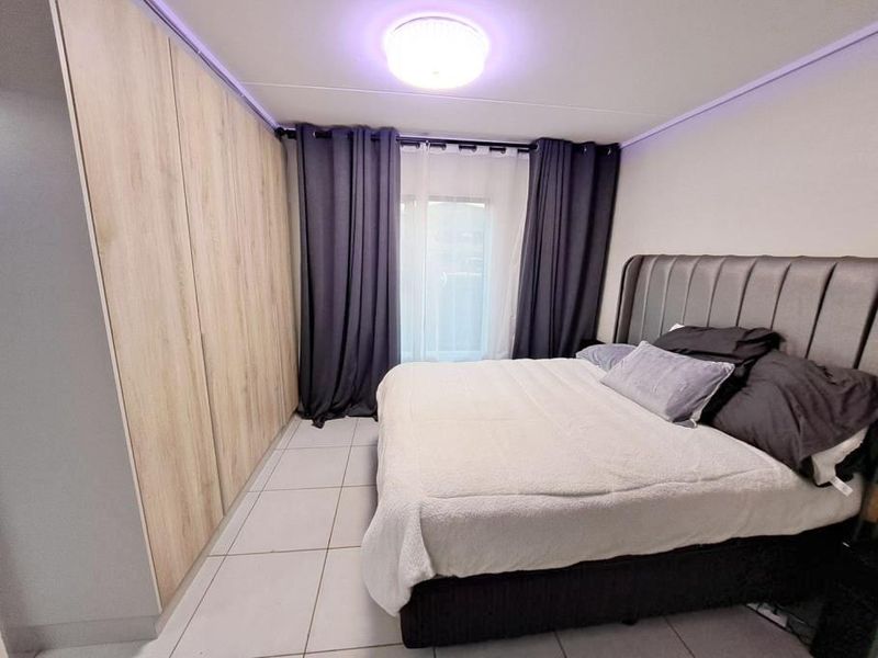 Ground Floor 2 Bedroom Apartment with Private Garden - Photo 6