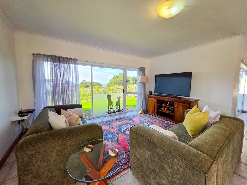 Golf Course Living with Spectacular Ocean Views – Stilbaai West - Photo 7
