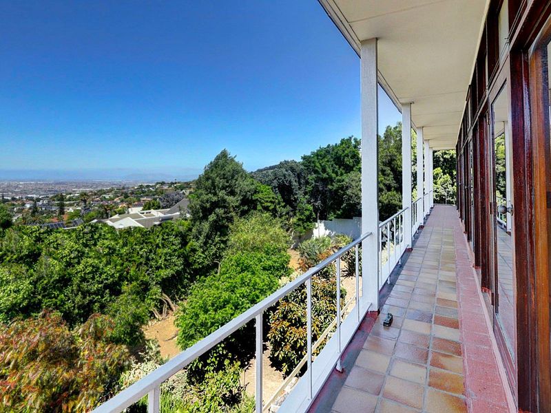 Striking Double-Storey Home with Endless Possibilities & Views - Photo 3