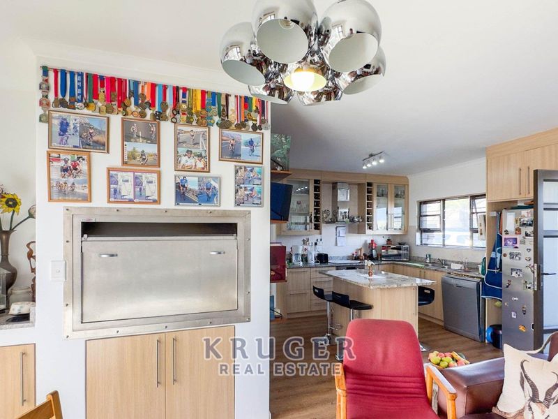 2-Bedroom Townhouse For Sale - Photo 4