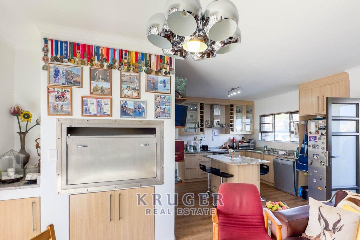 2-Bedroom Townhouse For Sale - Photo 4