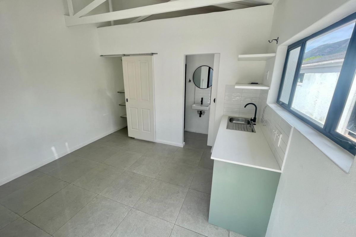 Bachelor Unit - Photo 3