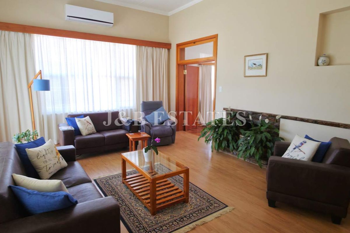 Family House With Flatlet - Photo 3