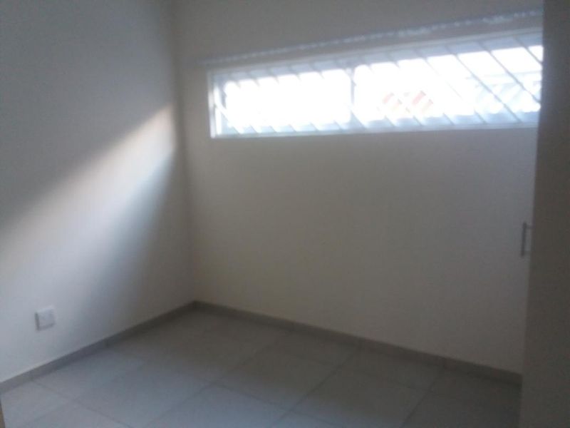 2 Bedroom Apartment for sale in Rocky Crest - Photo 3