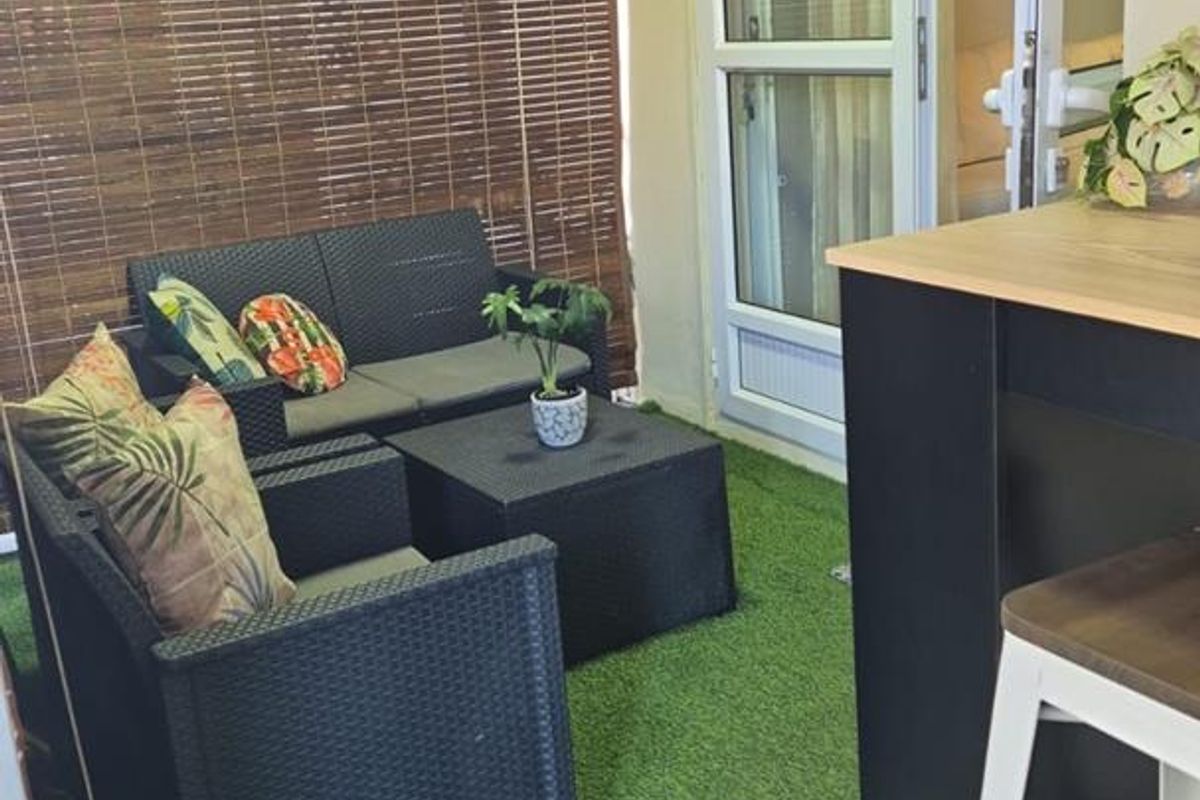 Charming 2-Bedrooms & Steps from Pereybere Beach - Photo 5