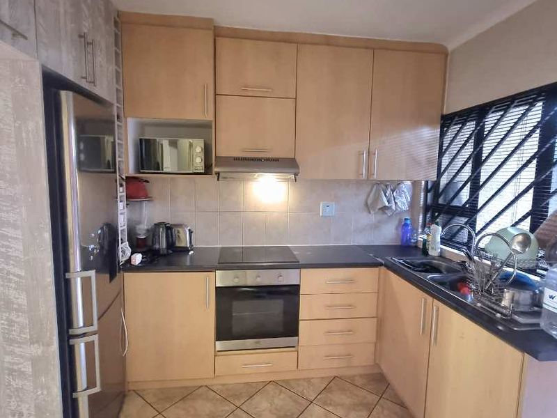 TOWNHOUSE FOR SALE - Photo 6