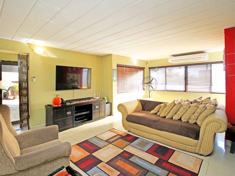 Modern Estate Gem with Entertainment Flair & Holiday Vibes! - Photo 8