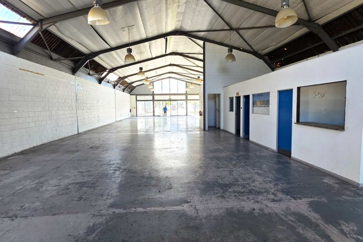 Brand New Retail Refurbishment in Tokai - Photo 4