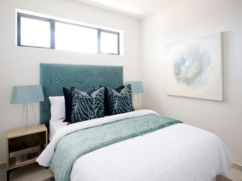 A Modern 2 bed Apartment - Photo 3