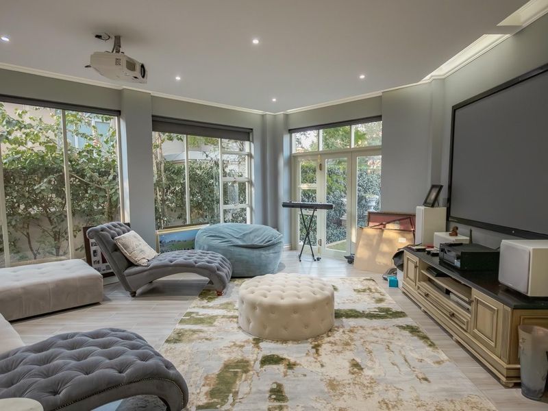 STYLISH ENTERNAINER'S DREAM IN THE PRESTIGIOUS BOARDWALK MANOR ESTATE - Photo 7