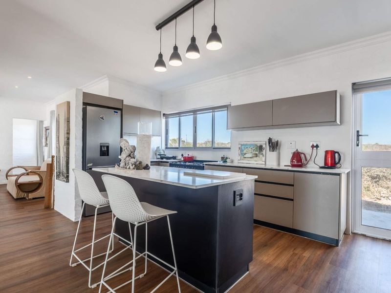 Your New Seaside Home in a Secure Estate - Photo 7